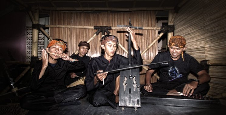 Alat Musik Jawa Barat Tarawangsa